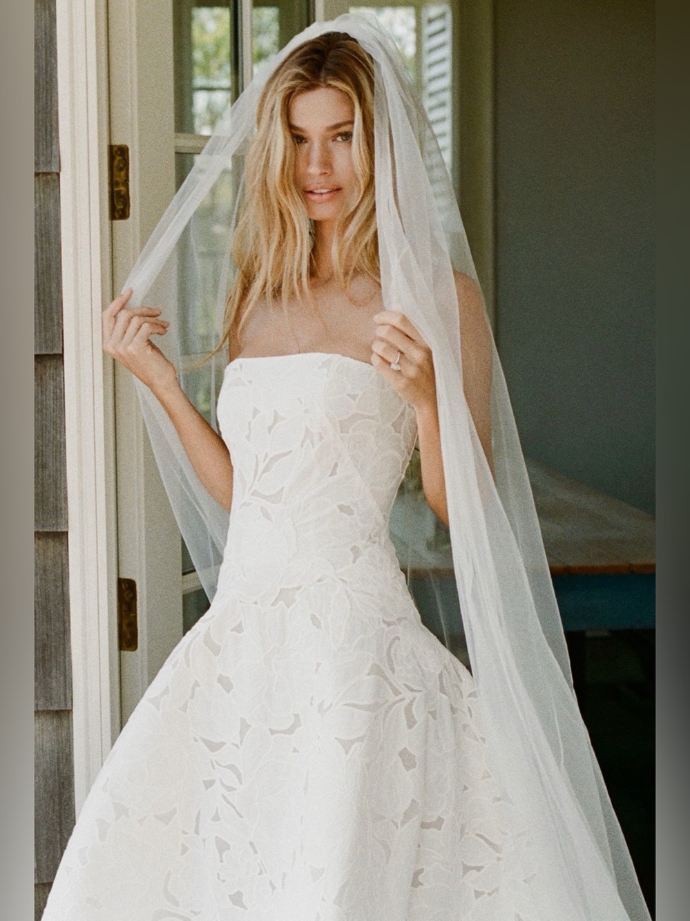 Clean Chapel Length Single Layer Tulle Veil - Ivory